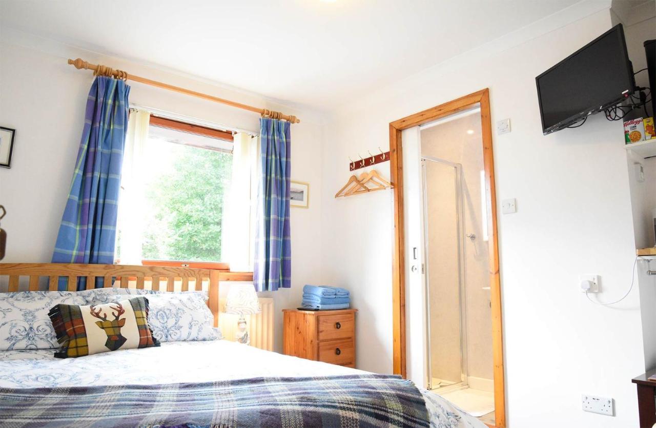 Kenmore Bed And Breakfast Portree Exterior photo